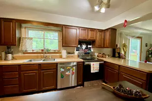 9070 Walnut Dr, Whitmore Lake, MI 48189 - Photo 8