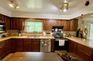 9070 Walnut Dr, Whitmore Lake, MI 48189 - Photo 10