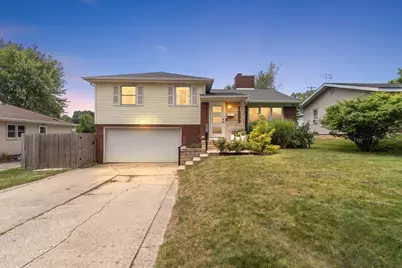1555 Carlton Avenue NE, Grand Rapids, MI 49505 - Photo 1