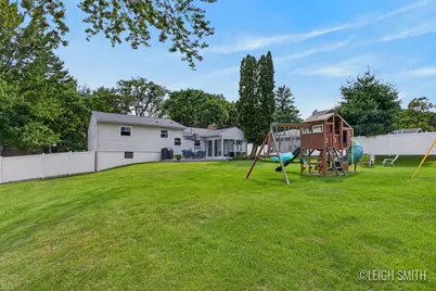 2165 Apple Avenue NW, Grand Rapids, MI 49504 - Photo 4