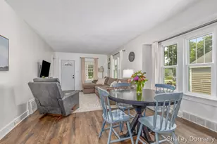 117 S Park St, Zeeland, MI 49464 - Photo 8