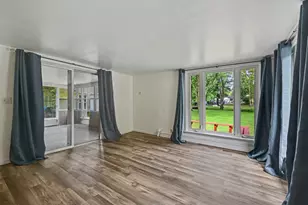 243 Creekview Dr, Battle Creek, MI 49037 - Photo 8