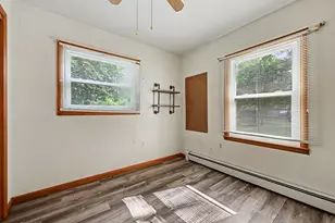 243 Creekview Dr, Battle Creek, MI 49037 - Photo 10