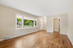 563 W Middle St, Chelsea, MI 48118 - Photo 6