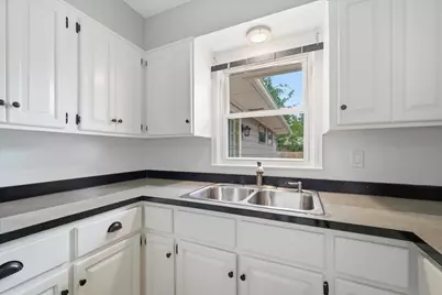 563 W Middle Street, Chelsea, MI 48118 - Photo 10