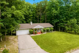 4270 Baywood Dr, Traverse City, MI 49686 - Photo 2