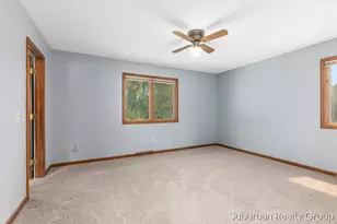 2543 Glencairin Dr NW, Grand Rapids, MI 49504 - Photo 18