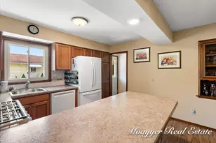 5895 Leisure S Dr SE, Grand Rapids, MI 49548 - Photo 12