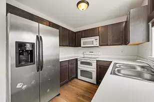 8433 Barrington Dr, Ypsilanti, MI 48198 - Photo 10