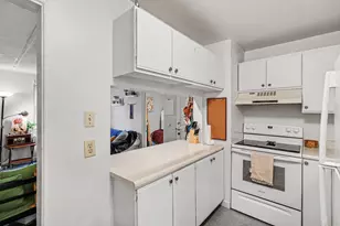 447 Stuart Ave, Kalamazoo, MI 49007 - Photo 24
