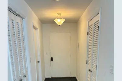 4040 Greenleaf Circle #305, Kalamazoo, MI 49008 - Photo 6
