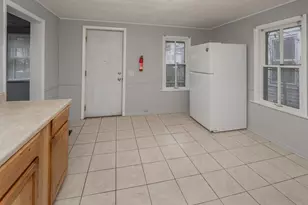 637 Davis St, Kalamazoo, MI 49007 - Photo 8