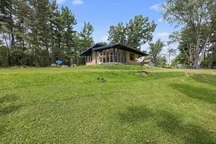8550 N Meridian Rd, Pleasant Lake, MI 49272 - Photo 32