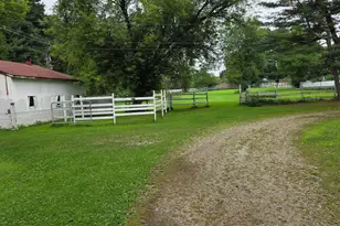 8550 N Meridian Rd, Pleasant Lake, MI 49272 - Photo 28