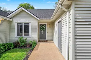 321 Nestlewood Dr, Holland, MI 49424 - Photo 4