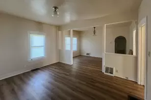 864 Highland Ave, Benton Harbor, MI 49022 - Photo 4
