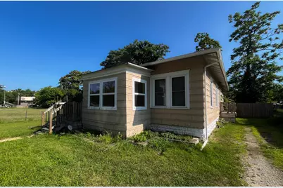 864 Highland Avenue, Benton Harbor, MI 49022 - Photo 2