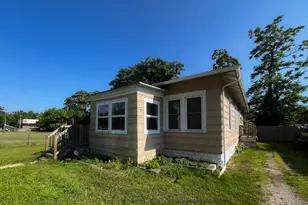 864 Highland Ave, Benton Harbor, MI 49022 - Photo 2