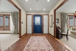 8569 Roundhill Ct, Saline, MI 48176 - Photo 10