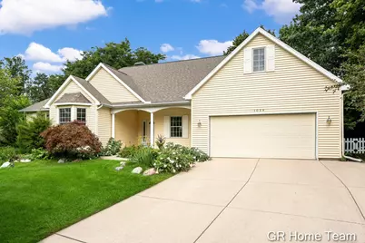 1059 Greenwood Forest SE, Grand Rapids, MI 49546 - Photo 54