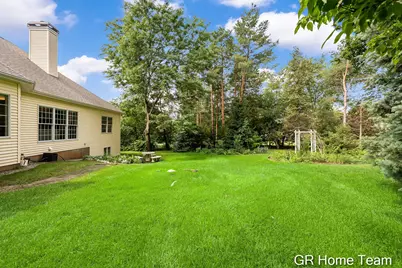 1059 Greenwood Forest SE, Grand Rapids, MI 49546 - Photo 52