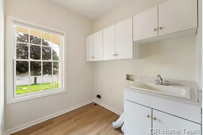 1059 Greenwood Forest SE, Grand Rapids, MI 49546 - Photo 36
