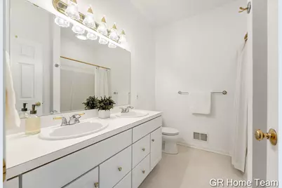 1059 Greenwood Forest SE, Grand Rapids, MI 49546 - Photo 34