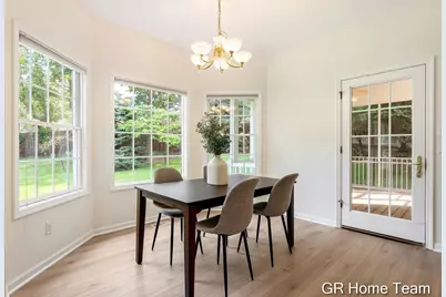1059 Greenwood Forest SE, Grand Rapids, MI 49546 - Photo 10