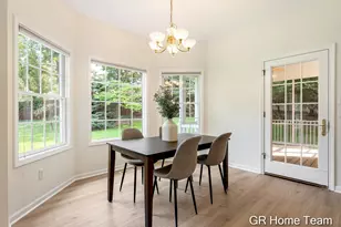 1059 Greenwood Forest SE, Grand Rapids, MI 49546 - Photo 10