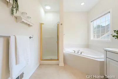 1059 Greenwood Forest SE, Grand Rapids, MI 49546 - Photo 28