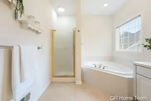 1059 Greenwood Forest SE, Grand Rapids, MI 49546 - Photo 28