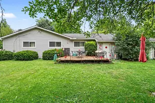 43 Butternut Ct, Chelsea, MI 48118 - Photo 2