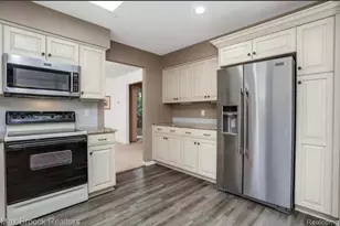 6257 Gatewood, West Bloomfield, MI 48322 - Photo 36