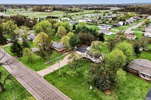 676 N 10th St, Plainwell, MI 49080 - Photo 28
