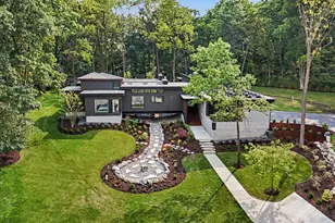 3657 Knoll Creek Ct, Ann Arbor, MI 48105 - Photo 2