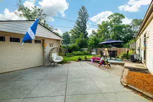1036 N Maple Rd, Ann Arbor, MI 48103 - Photo 4