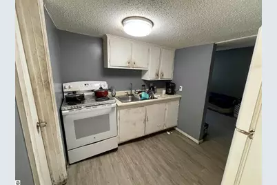 314 E Pine Street, Cadillac, MI 49601 - Photo 24
