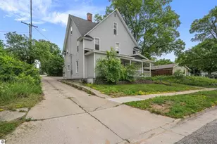 314 E Pine St, Cadillac, MI 49601 - Photo 38