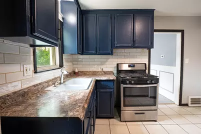 24300 Melrose Avenue, Eastpointe, MI 48021 - Photo 12