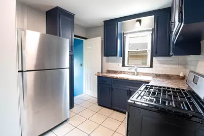 24300 Melrose Avenue, Eastpointe, MI 48021 - Photo 10
