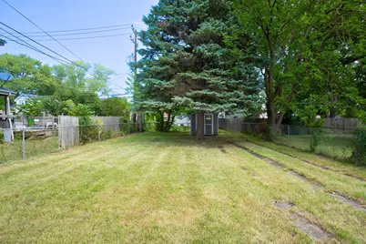 24300 Melrose Avenue, Eastpointe, MI 48021 - Photo 4