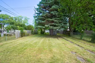 24300 Melrose Ave, Eastpointe, MI 48021 - Photo 4