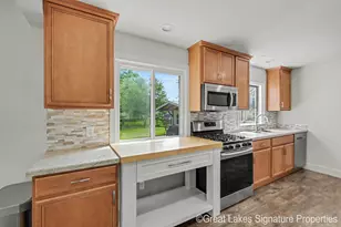 8282 Courtland Dr NE, Rockford, MI 49341 - Photo 14
