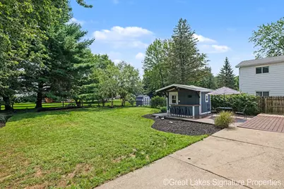 8282 Courtland Drive NE, Rockford, MI 49341 - Photo 26