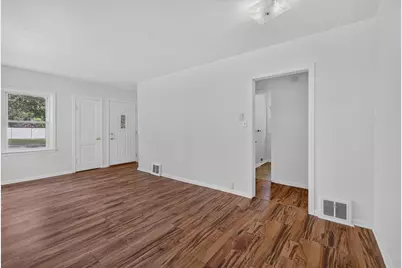 135 E Mansion, Jackson, MI 49203 - Photo 16