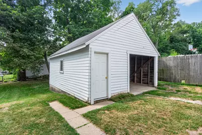 135 E Mansion, Jackson, MI 49203 - Photo 4
