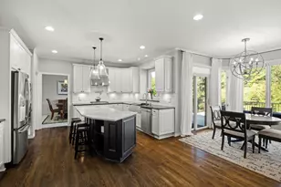 2910 N Addison Circle N, Rochester, MI 48306 - Photo 14