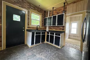 711 Veto St NW, Grand Rapids, MI 49504 - Photo 2