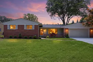 34357 Munger Dr, Livonia, MI 48154 - Photo 4