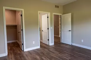 8463 Oak Shade Cir, Davison, MI 48423 - Photo 16